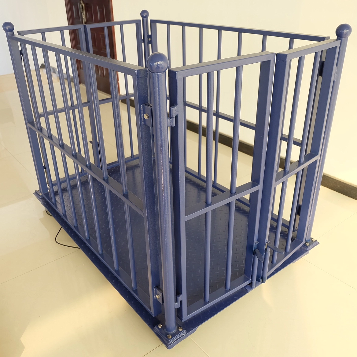 Veeschaal-Hener-schaal