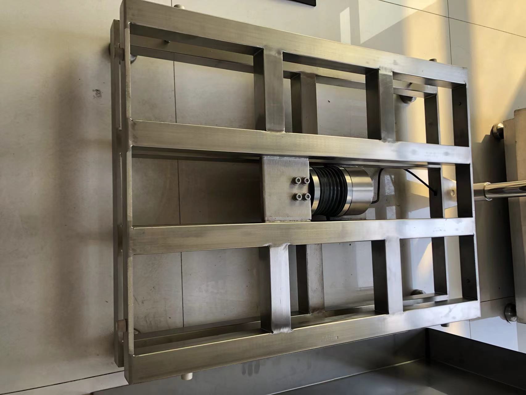 B&auml;rbar vattent&auml;t b&auml;nkv&aring;g i rostfritt st&aring;l till salu