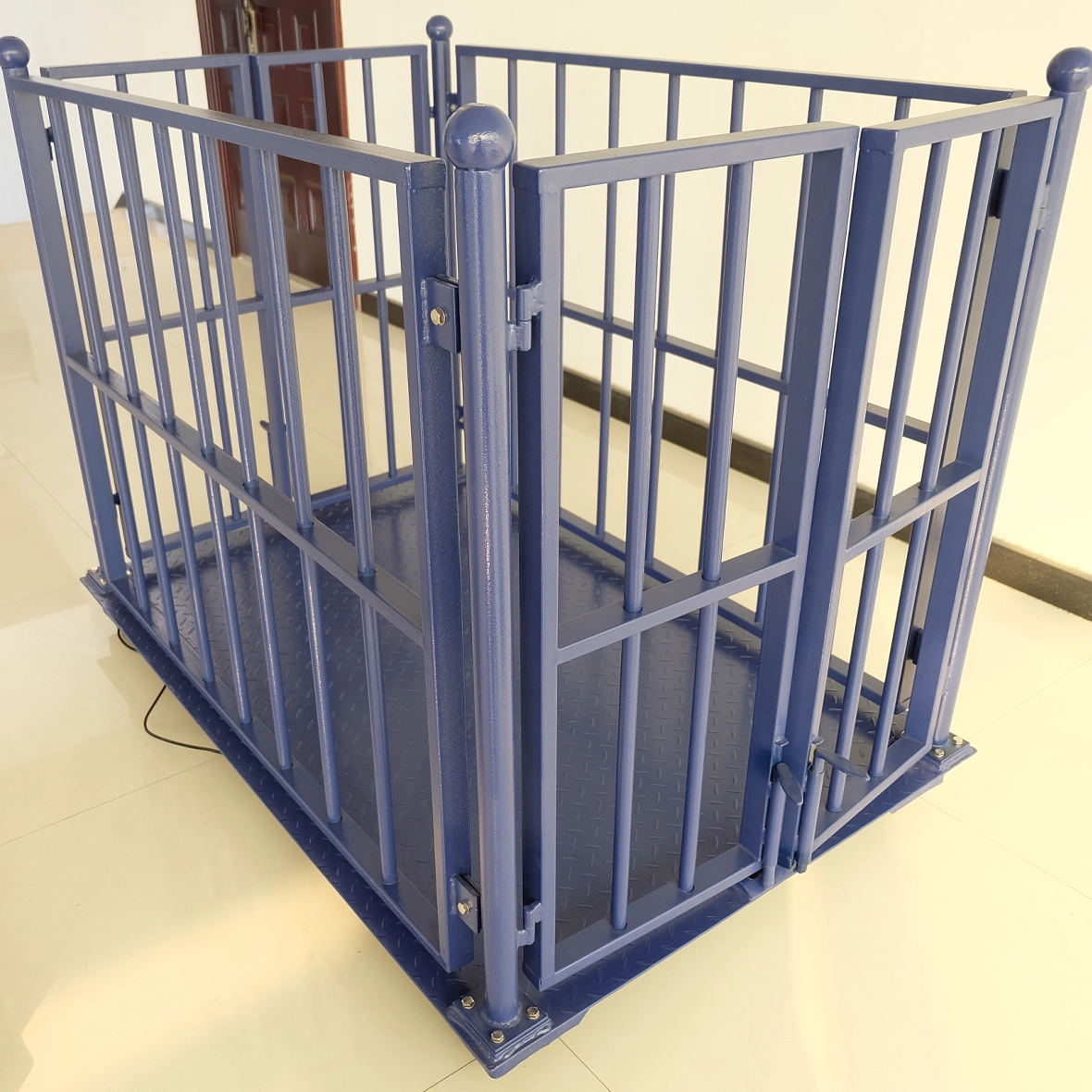 Veeschaal-Hener-schaal